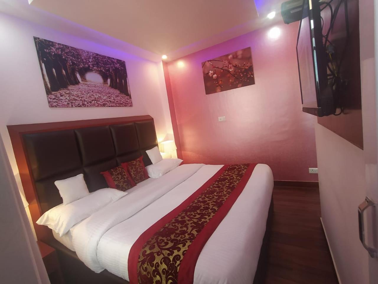 Deluxe Homestay Apartments With Kitchen In Шимла Екстериор снимка